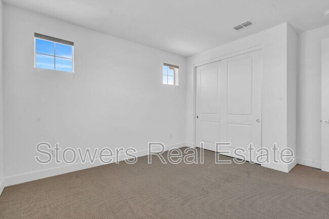 Building Photo - 176 Raven Cir