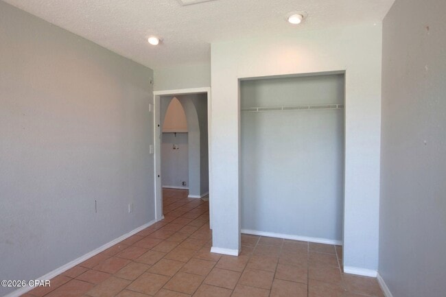 Building Photo - 4402 Cindy Ln