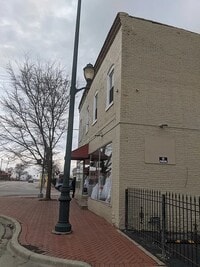 Building Photo - 266 E Cass St