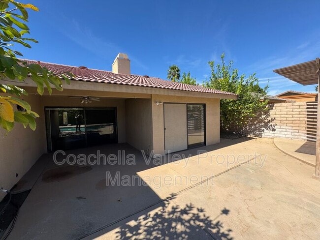 Building Photo - 40588 Clover Ln