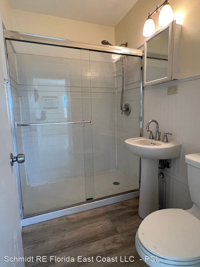 2 br, 1 bath House 2343 Old Dixie Hwy SE 2343 Old Dixie Hwy SE Vero