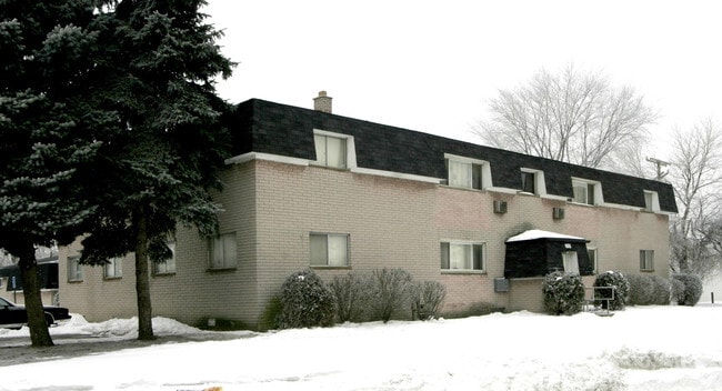 Primary Photo - 1303 Montie Rd