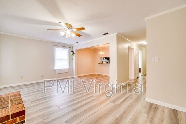 Building Photo - 812 Tuition Ct