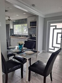 Building Photo - 2242 Polk St