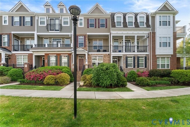 Building Photo - 3904 Village Townes Walk