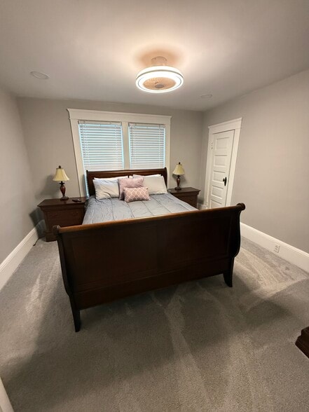 Building Photo - 852 Aetna St