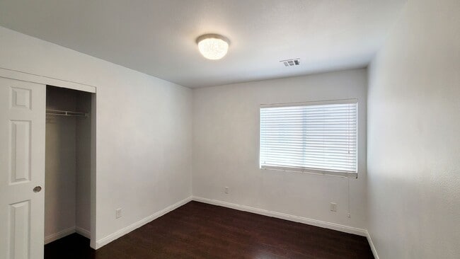 Building Photo - Lydian Ct  - 3 bedrooms , 2.5 bath, 1864 SQFT