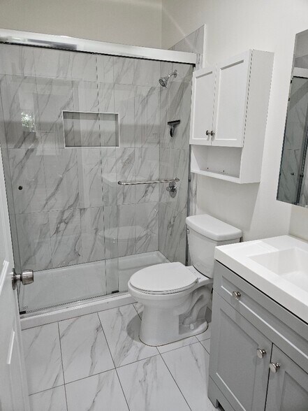 Building Photo - 1506 W Anahurst Pl