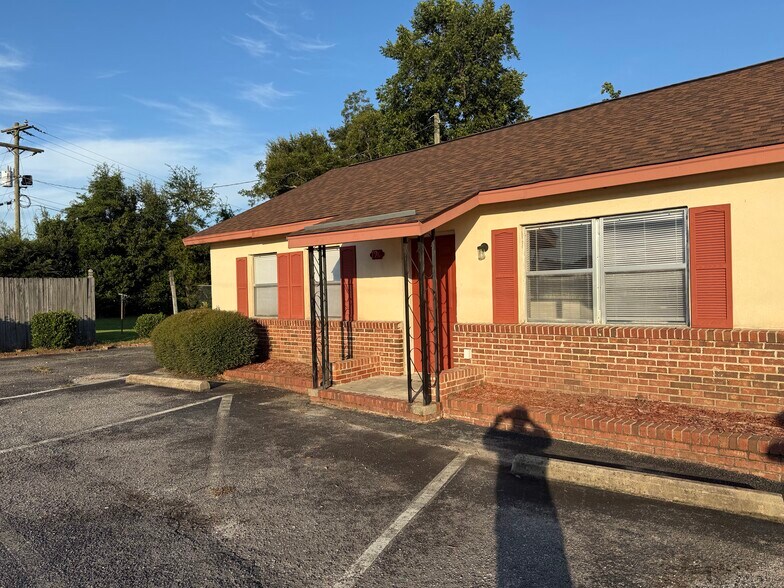Primary Photo - 796 Chestnut St