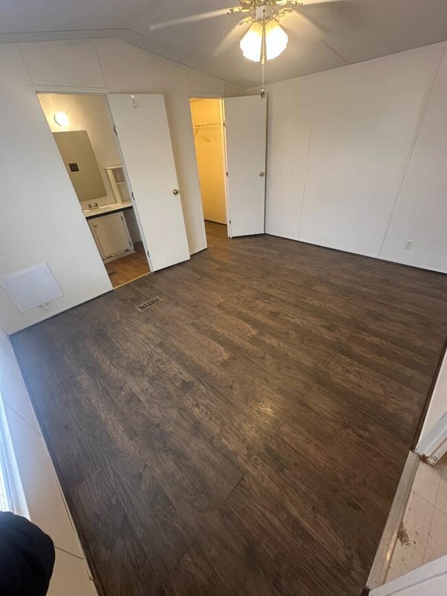 Building Photo - 150 Private Road 1610