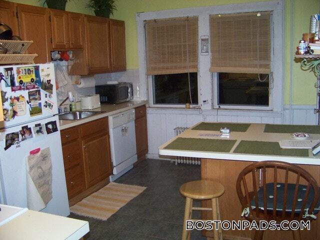 Building Photo - 21 Moraine St