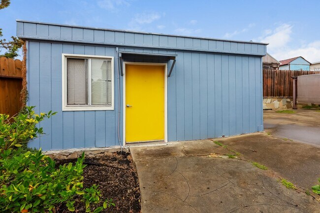 Building Photo - Beautiful 3 Bedroom Home In Millsmont!