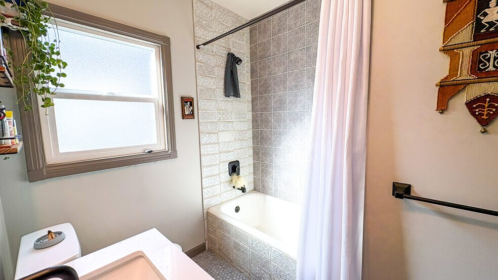 Building Photo - 4151 Culver St