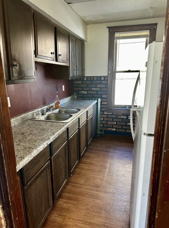 Building Photo - 308 7th St S