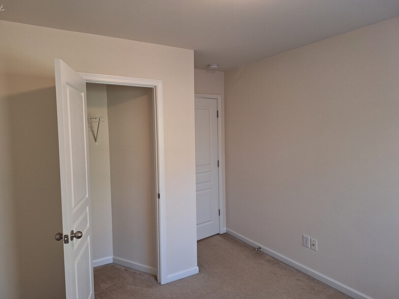 Bedrom 3 - 17317 Grand Central Way