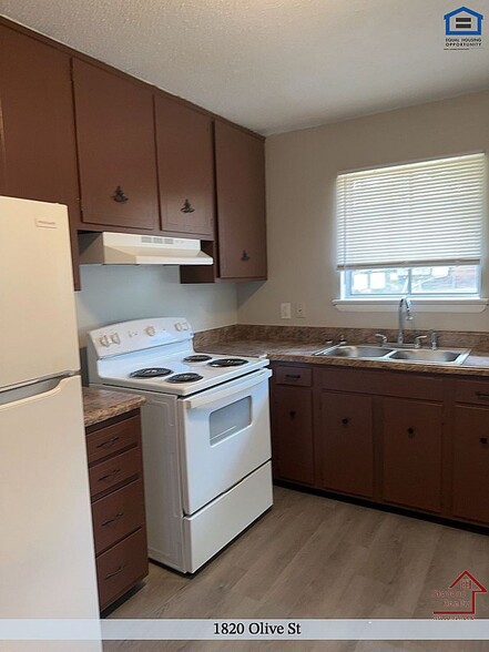 Building Photo - 1820 Olive St