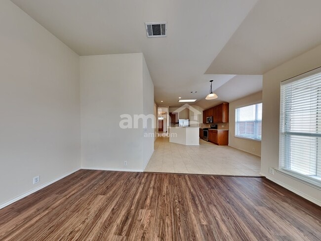 Building Photo - 1356 Napa Dr