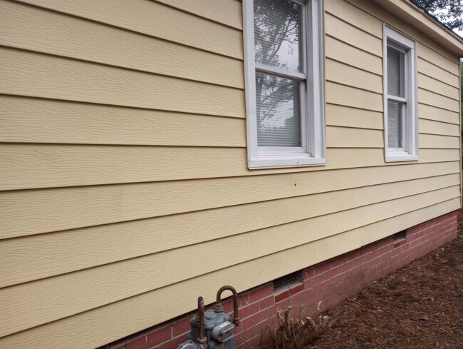 Building Photo - 3812 Rhodes Ave