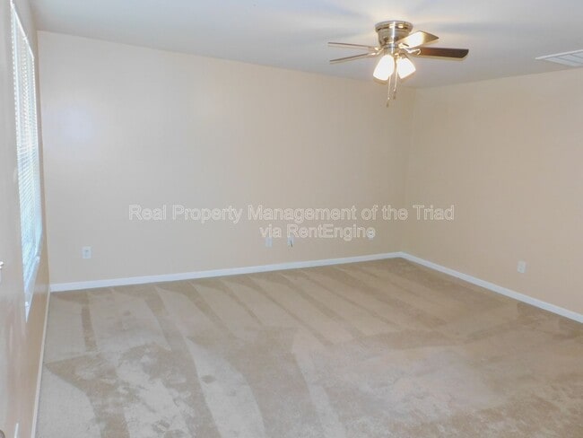 Building Photo - 3918 Mountainridge Dr