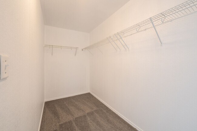 Building Photo - 11326 Fine Design