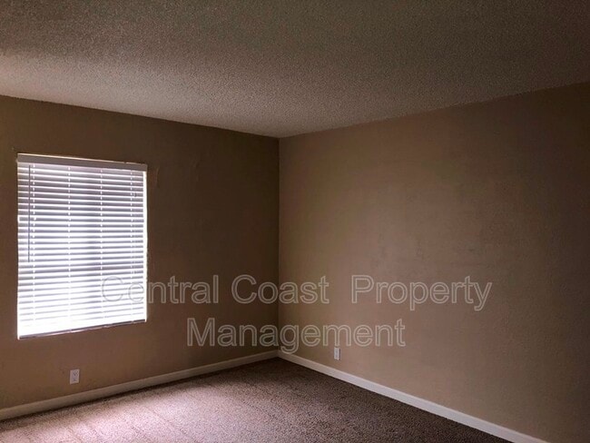 Building Photo - 500 Glenwood Cir