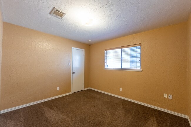 Building Photo - 6030 Gallant Forest Dr