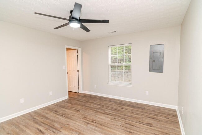 Building Photo - 2539 Danielle Ln