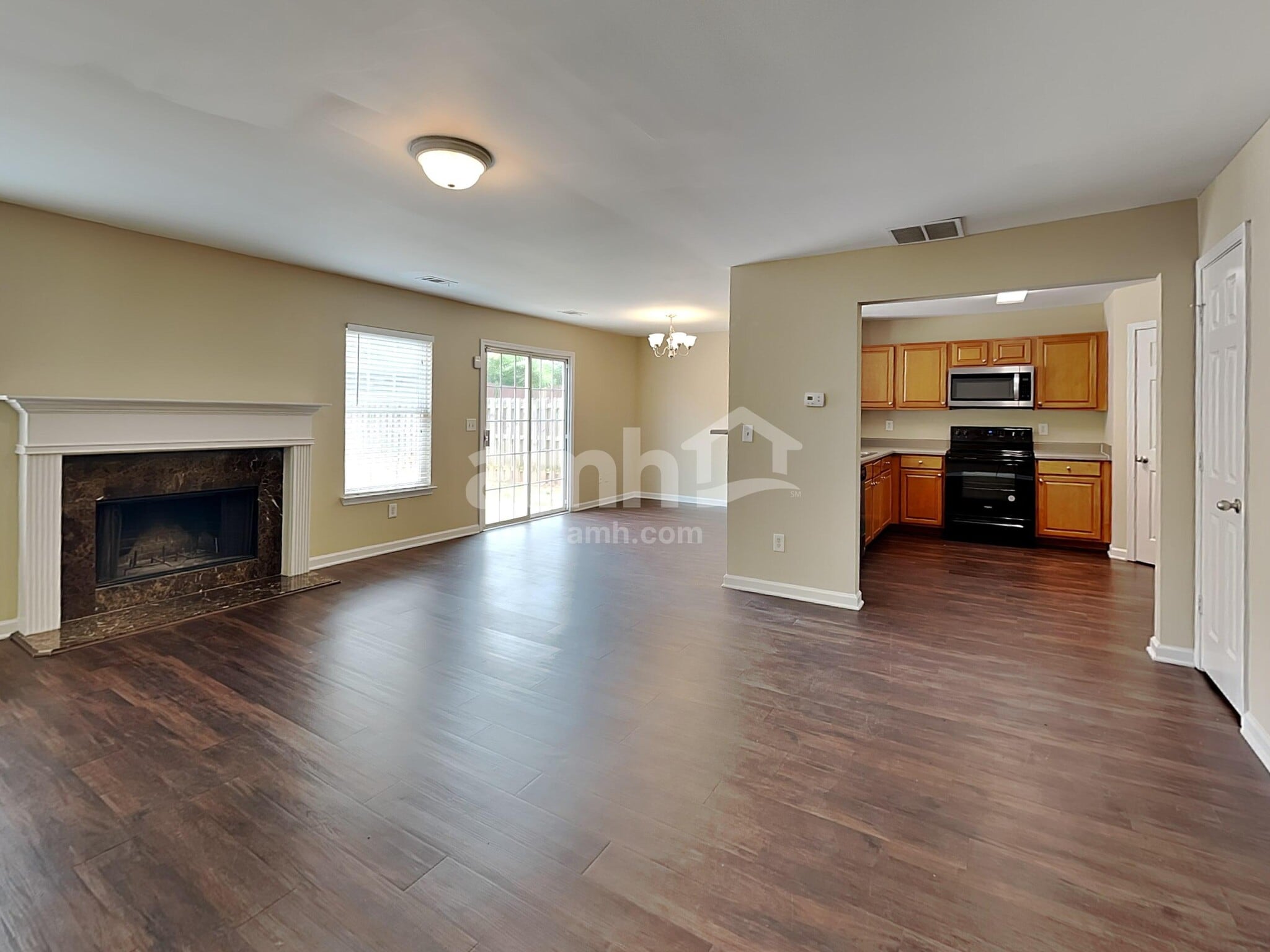 Building Photo - 2920 Mayfair Dr