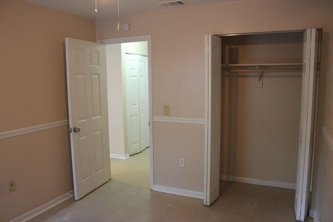 Building Photo - 7011 SW 17th Pl