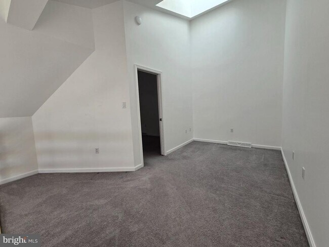 Building Photo - 306 Cherrington Dr