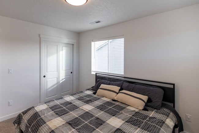 Building Photo - 1892 Carlow St