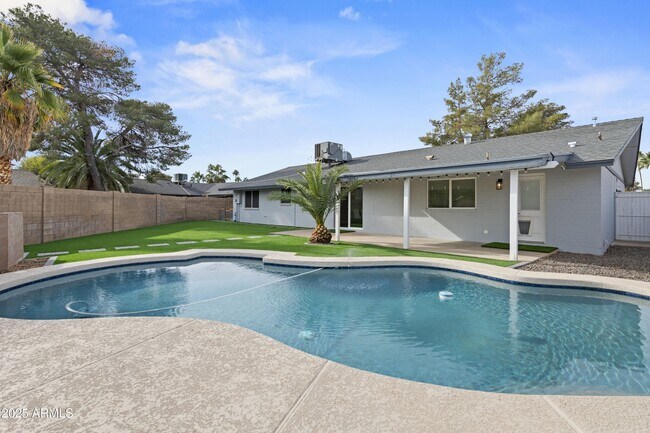 Building Photo - 11615 N 30th St