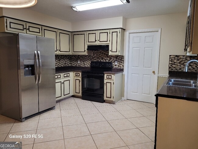 Building Photo - 108 Huntington Dr