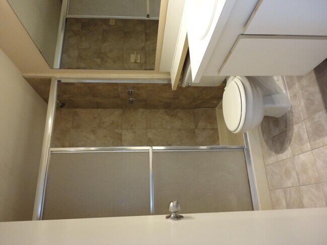 Building Photo - 207 Foxtail Dr
