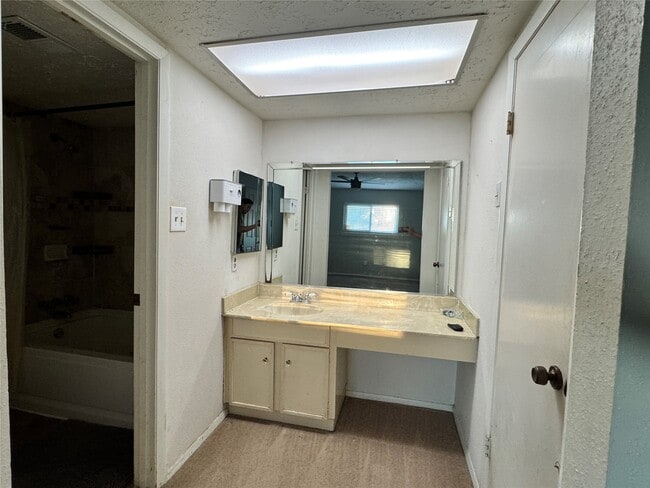 Building Photo - 8519 Church Light Ln