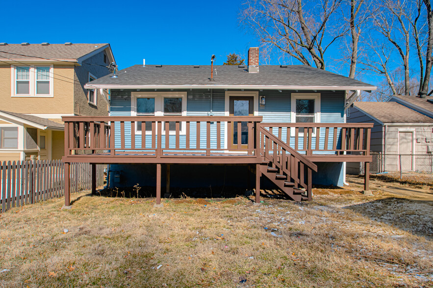 Building Photo - 2105 W 73rd St