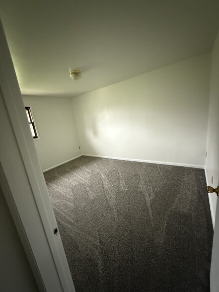 bedroom 2 - 69 Lindbergh Dr