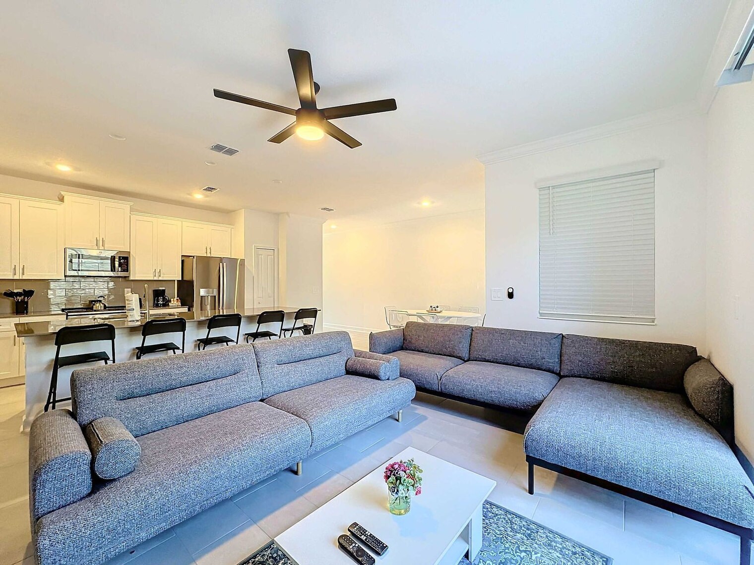 Building Photo - 2701 Scrapbook St