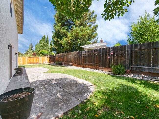 Building Photo - 8777 Cooperston Way