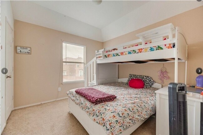 Building Photo - 15704 Ringdove Ct