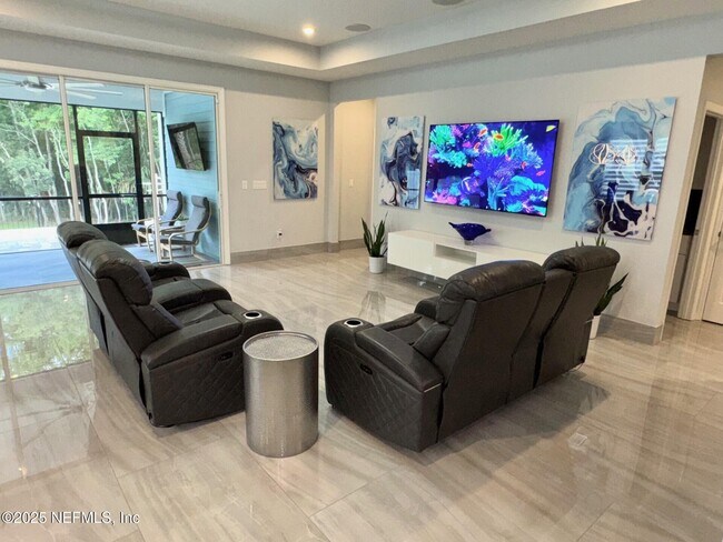 Building Photo - 163 Pine Forest Ct