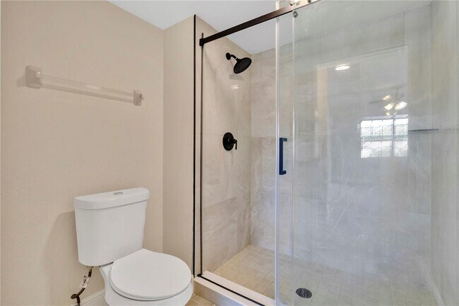 Building Photo - 13953 Fairway Island Dr