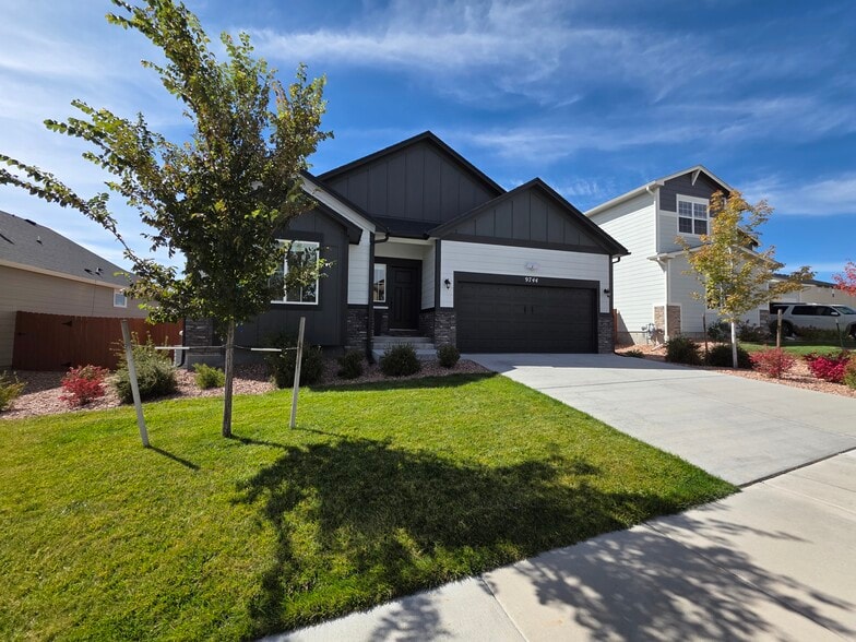Primary Photo - 9744 Picket Fence Way