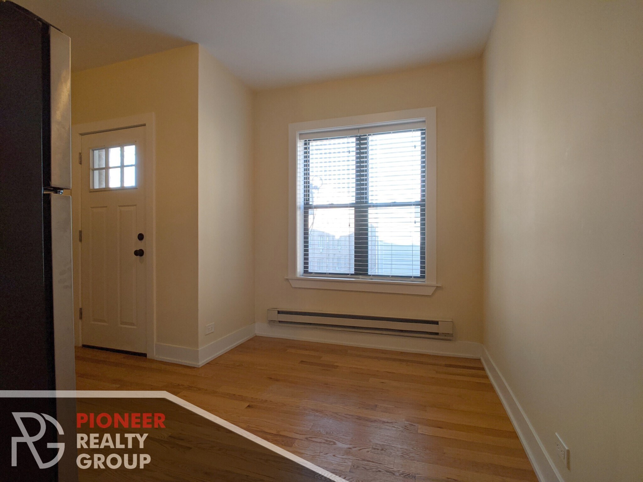 Building Photo - 3732 N Pine Grove Ave