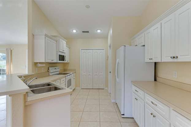 Building Photo - 7146 Sablon Rd