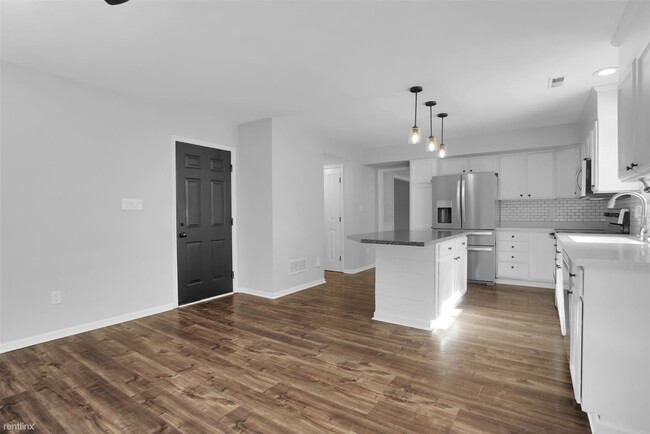 Building Photo - 4 br, 3 bath House - 8647 Eagles Nest Dr