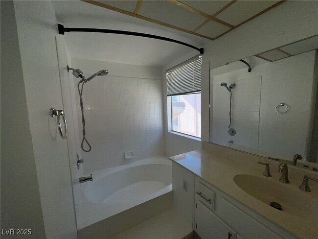 Building Photo - 1908 Misty Glade Dr