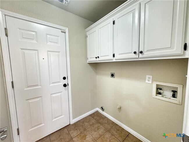 Building Photo - 2062 N Ranch Estates Blvd