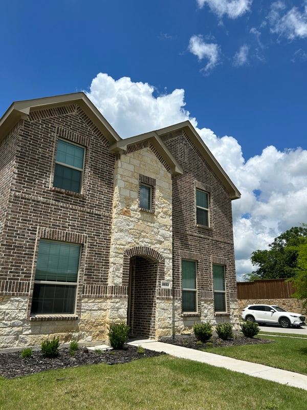 Building Photo - 9933 Diamondhead Dr
