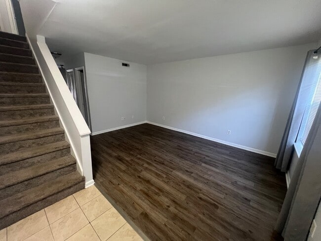 Building Photo - 111 Timber Ln
